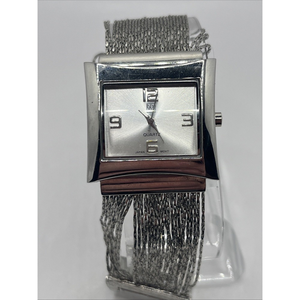 NY&C Quartz Women's Watch Silver Tone Bracelet Band - New Battery‎